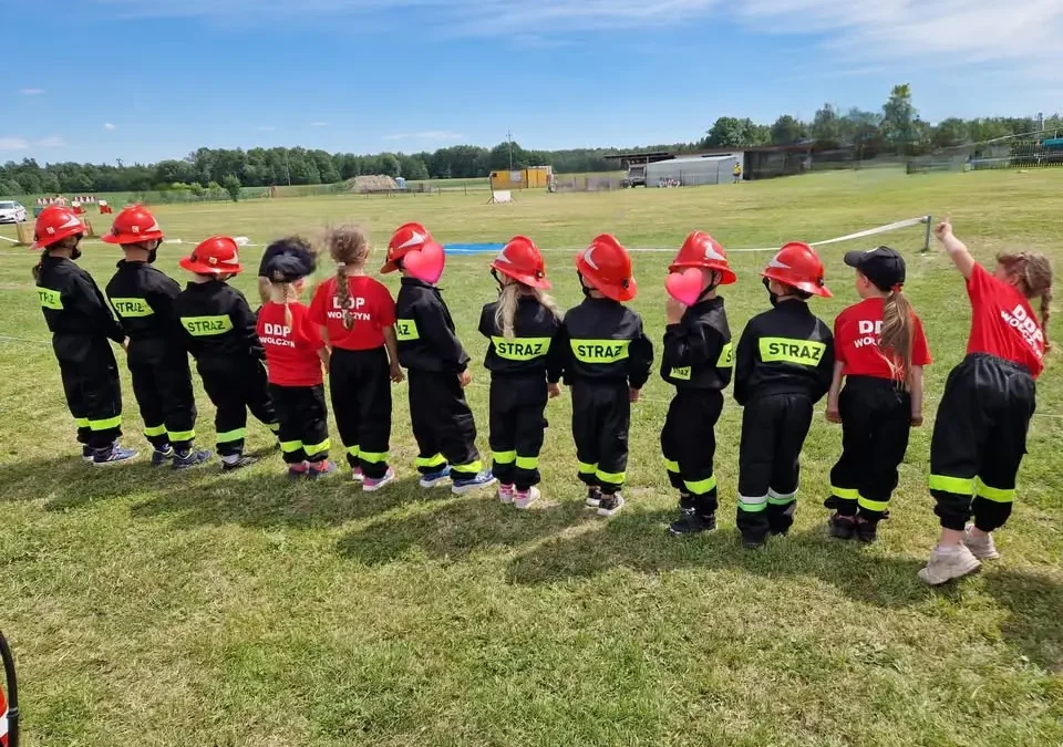 Młodzi druhowie z Wołczyna w etapie powiatowym Turnieju Wiedzy Pożarniczej