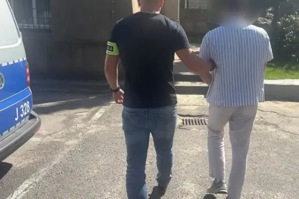 Przez kilka miesięcy znieważał pomnik powstańczy – 25-letni wandal zatrzymany