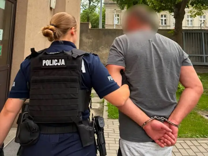 2,5 promila za kierownicą. 42-latek pojechał po alkohol, czekając na znajomą w szpitalu
