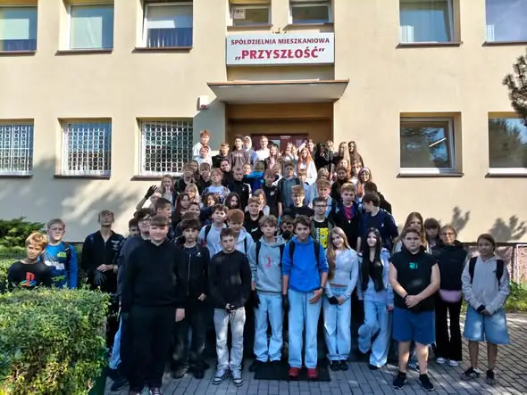 Uczniowie z Kluczborka posprzątali okolicę z okazji Światowego Dnia Sprzątania Świata