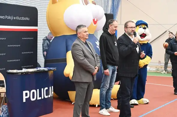 Kluczbork: koszykówka połączyła młodzież, policję i samorząd