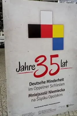 Klasa 8d z Kluczborka na wystawie o 35-leciu mniejszości niemieckiej