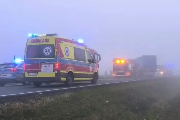 Wypadek na DK 11 między Byczyną a Biskupicami – droga zablokowana