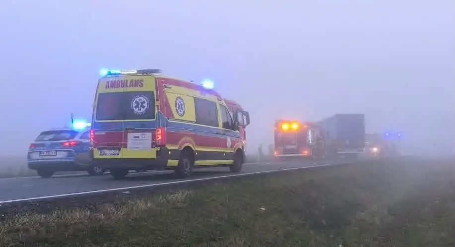 Wypadek na DK 11 między Byczyną a Biskupicami – droga zablokowana