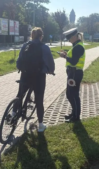 Kluczborska drogówka w akcji: policyjne działania na rzecz pieszych i rowerzystów