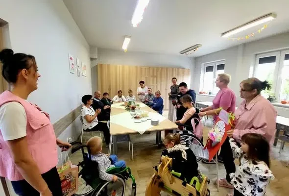 Międzynarodowy Dzień Osób Starszych w Lasowicach Wielkich – międzypokoleniowe spotkanie pełne radości