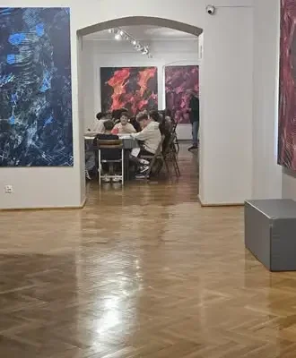 Klasa 7c z wizytą w muzeum: sztuka Mariana Solisza i twórcze warsztaty