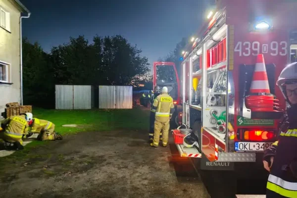 Pożar sadzy w przewodzie spalinowym w Lasowicach Małych — szybka akcja strażaków