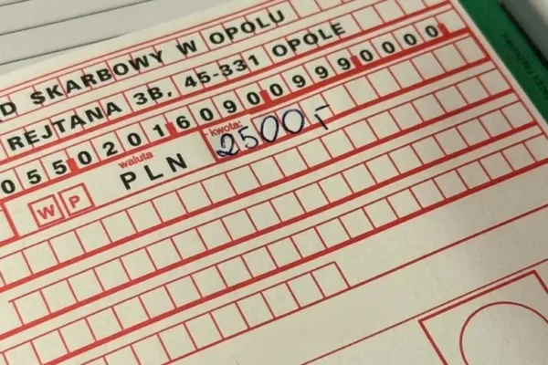 18-latek z prawem jazdy od miesiąca stracił je za 121 km/h w terenie zabudowanym